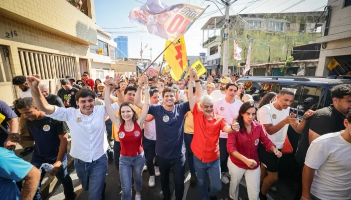 João Campos critica gestão de saúde de Raquel Lyra e fortalece aliança com Lula