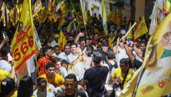 João Campos critica suposto 'Gabinete do Ódio' em evento em Vicência