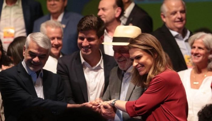 João Campos e Lula gravam vídeos para campanha em Pernambuco