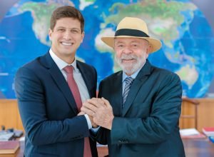 João Campos lidera com apoio de Lula na disputa em Pernambuco