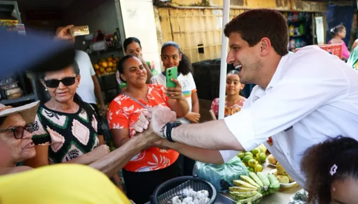 João Campos propõe retorno do 13º do Bolsa Família em Pernambuco