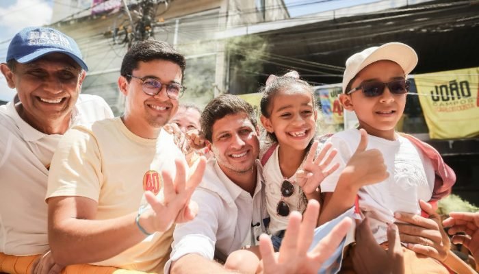 João Campos realiza carreata de 40 km entre Recife e Olinda antes das eleições