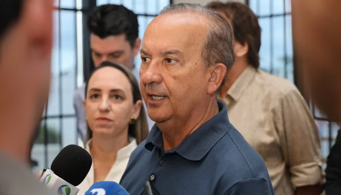 Jorginho Mello lidera intenções de voto para governo de SC