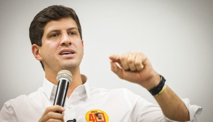 Justiça determina investigação da PF sobre panfleto contra Raquel Lyra
