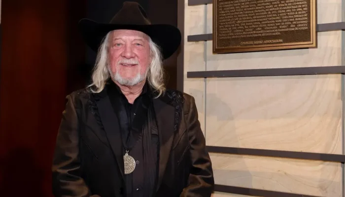 Lenda do country John Anderson falece aos 71 anos