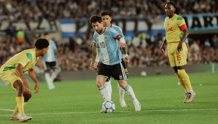 Lionel Messi encerra carreira na seleção argentina com vitória e títulos históricos