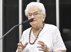 Luiza Erundina se torna a deputada estadual mais idosa do Brasil