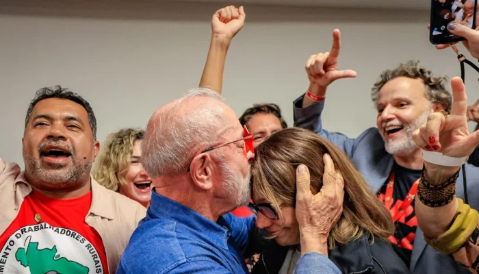 Lula agradece apoio popular após reeleição com vitória de virada