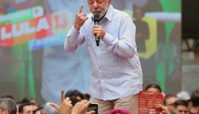 Lula alerta Trump para não interferir nas eleições brasileiras