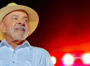 Lula avança em estados de direita e vence eleição presidencial de 2026