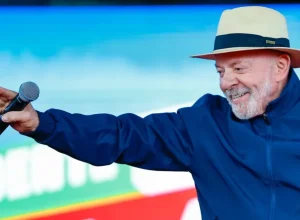 Lula busca apoio evangélico com carta sobre valores familiares