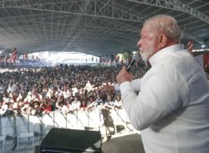 Lula destaca trajetória sindical em evento de campanha com metalúrgicos