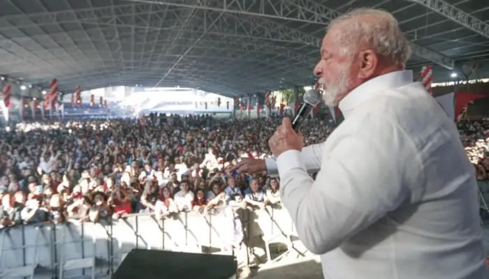 Lula destaca trajetória sindical em evento de campanha com metalúrgicos