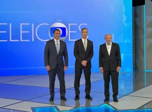 Lula e Flávio Bolsonaro: quem esteve presente no debate da TV Globo