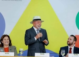Lula é multado por propaganda antecipada e vídeo é removido