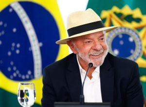 Lula lança candidatura à reeleição em evento do PT em São Paulo