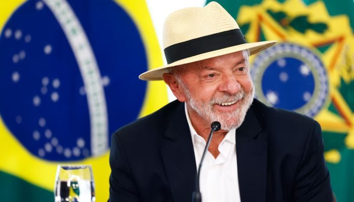 Lula lança candidatura à reeleição em evento do PT em São Paulo