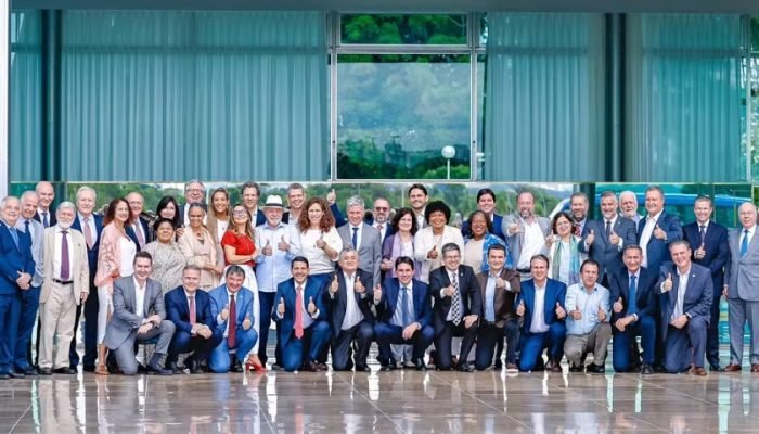 O presidente Luiz Inácio Lula da Silva (PT) reuniu os 38 ministros de seu governo em um almoço ...