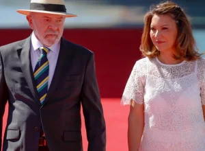 Lula planeja ofensiva final contra Flávio Bolsonaro na campanha