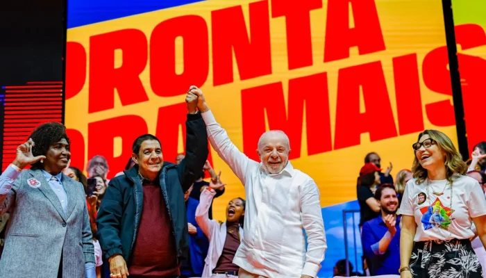 Lula reúne artistas em ato cultural no Rio de Janeiro