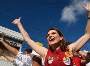 Marília Arraes avança e lidera corrida ao Senado em Pernambuco