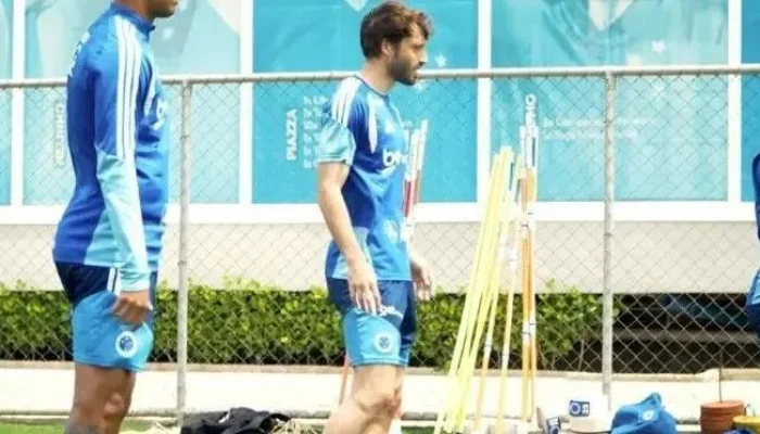Matías Viña inicia treinos no Cruzeiro e promete dedicação à torcida