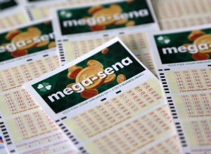 Mega-sena oferece prêmio de R$ 100 milhões neste domingo