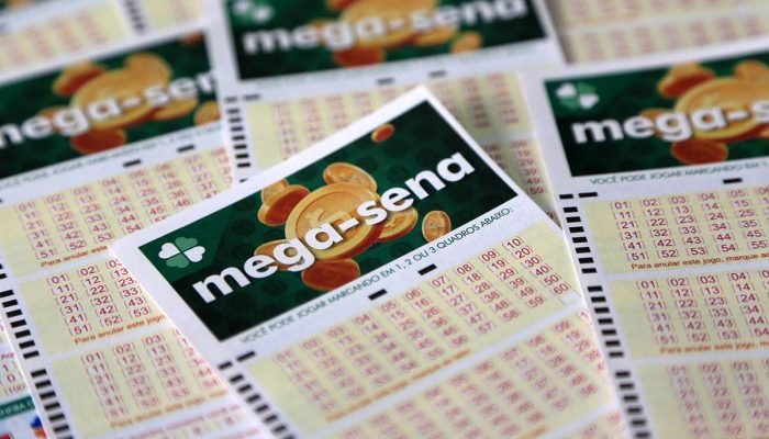 Mega-sena oferece prêmio de R$ 100 milhões neste domingo