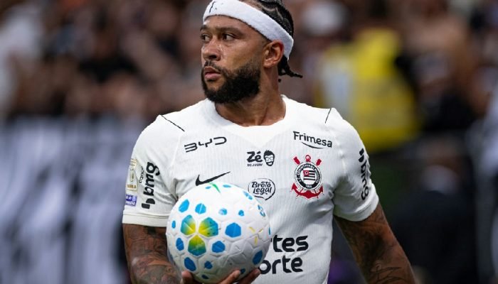 Memphis Depay destaca união após derrota do Corinthians para o Santos
