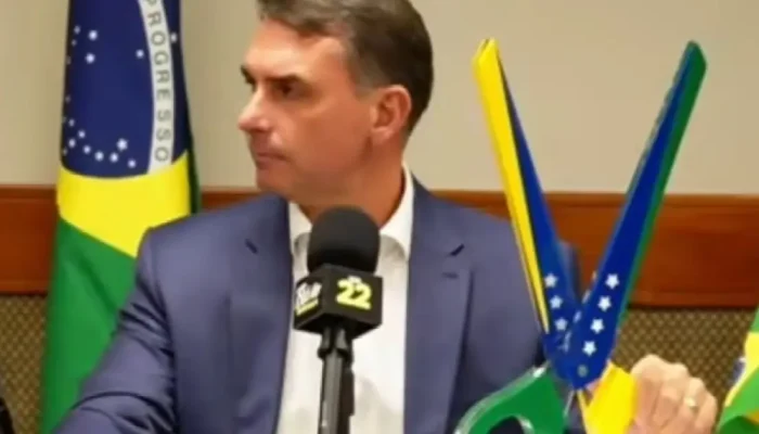 Mercado reage com queda nos juros após vitória de Flávio Bolsonaro