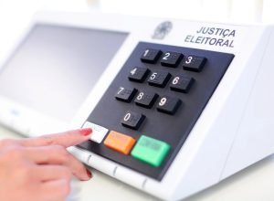 Metade dos brasileiros teme interferência estrangeira nas eleições