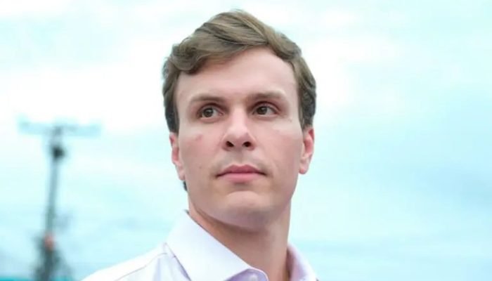 Miguel Coelho anuncia candidatura a deputado federal com apoio estratégico