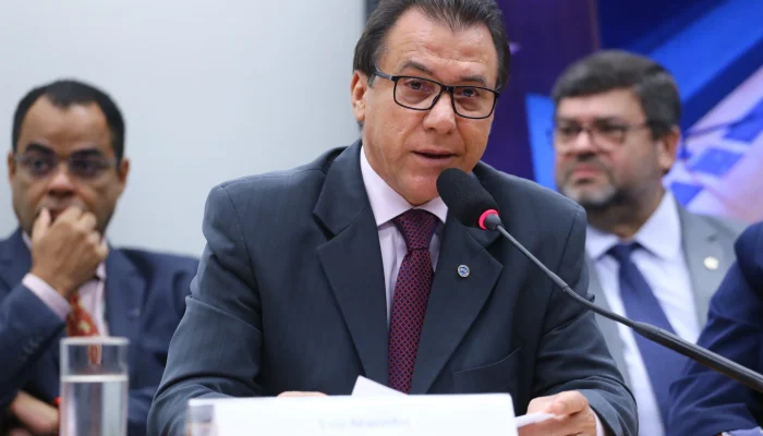 Ministro do Trabalho liga assédio eleitoral a discurso de ódio da família Bolsonaro
