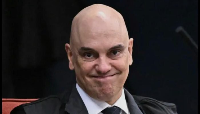 Moraes pede investigação contra Mendonça com base em relatório da PF sem valor jurídico