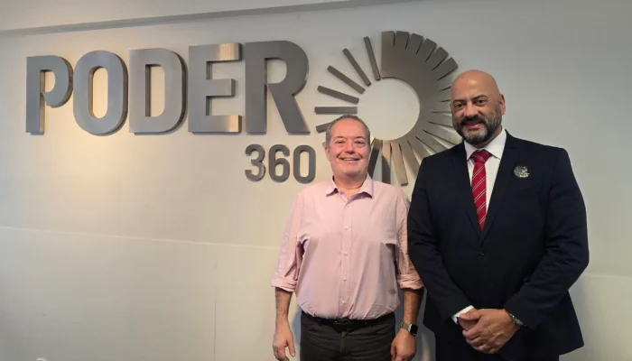 Movimento Exija a Bula discute importância da bula impressa em visita ao Poder360