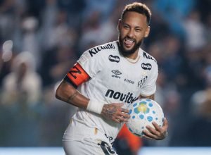 Neymar responde críticas e nega polêmicas após empate do Santos