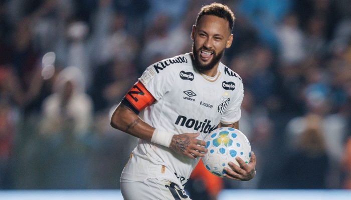Neymar responde críticas e nega polêmicas após empate do Santos