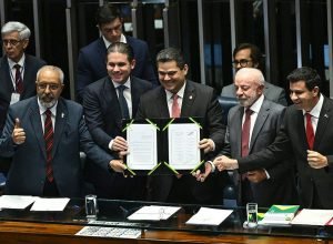Nova jornada de trabalho no Brasil: desafios e impactos da PEC 221