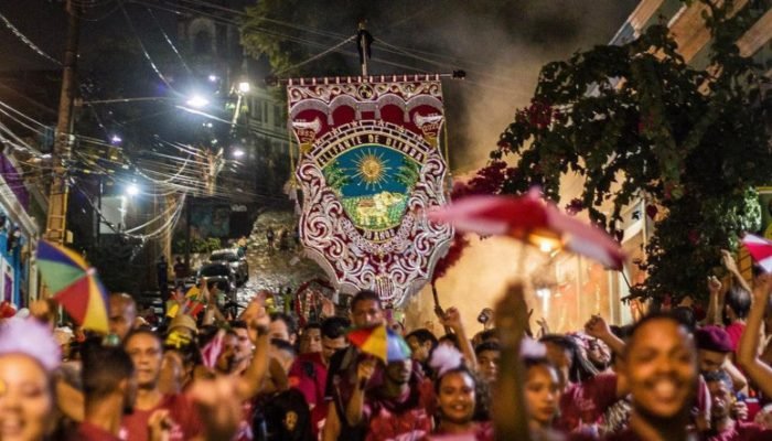 Olinda recebe ato pró-Lula com desfile de mais de 100 blocos