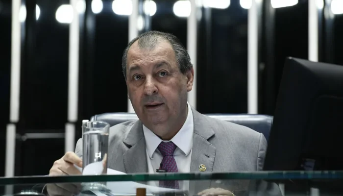 Omar Aziz lidera intenções de voto para governo do Amazonas, aponta pesquisa