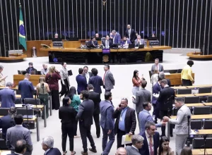 Oposição questiona legalidade de processos contra Bolsonaro na Câmara