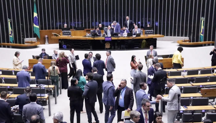 Oposição questiona legalidade de processos contra Bolsonaro na Câmara