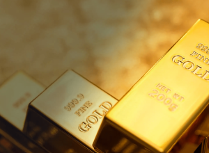 Ouro encerra semana em alta com foco em juros e tensões geopolíticas