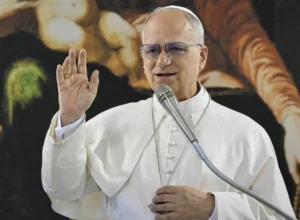 Papa Leão 14 faz história ao votar nas eleições dos EUA