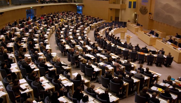 Parlamento sueco reduz maioridade penal para 14 anos em crimes graves