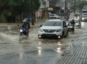 Pernambuco em alerta: chuvas intensas ameaçam Grande Recife e Agreste