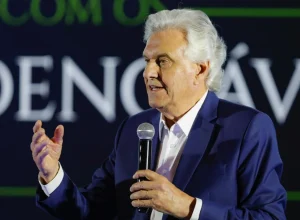 Pesquisa aponta vantagem de Caiado sobre Lula em Goiás