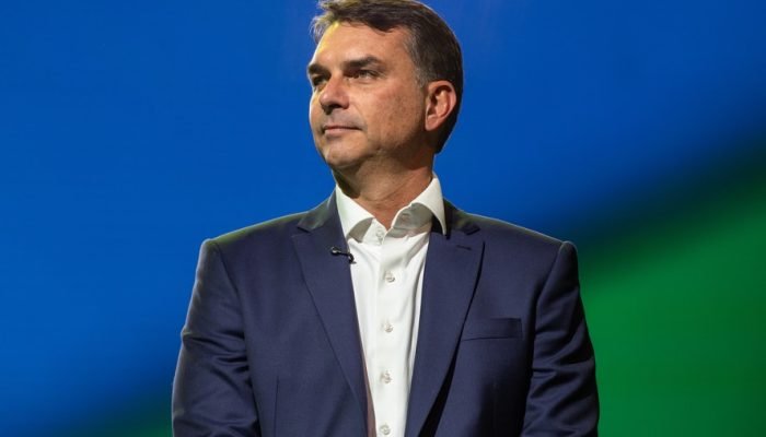 Pesquisa Meio/Ideia aponta Flávio Bolsonaro liderando com 51,1% dos votos válidos