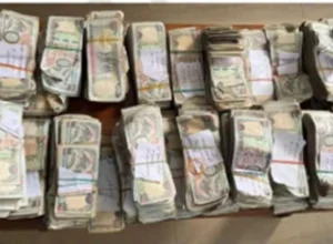 Polícia do Nepal prende 29 por roubo de cofre após deslizamento