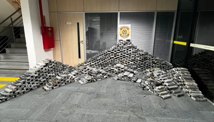 Polícia Federal apreende 725 kg de cocaína em residência em SC